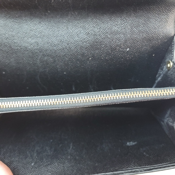 Authentic Louis Vuitton epi black wallet - Picture 7 of 8